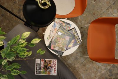 Do našich regálov pribudli nové periodiká